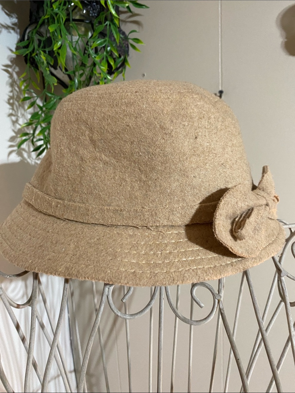 D&Y Tan Felt Cloche Hat with Floral Accent
